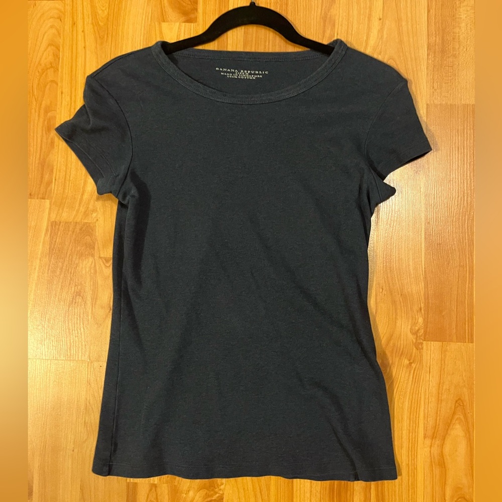 🌺Banana Republic Women’s Navy/Dark Grayish Blue 💯 Cotton Shirt Size M .
